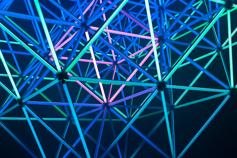 TETRO+A and WHITEvoid present network-like light structure for bright brussels festival