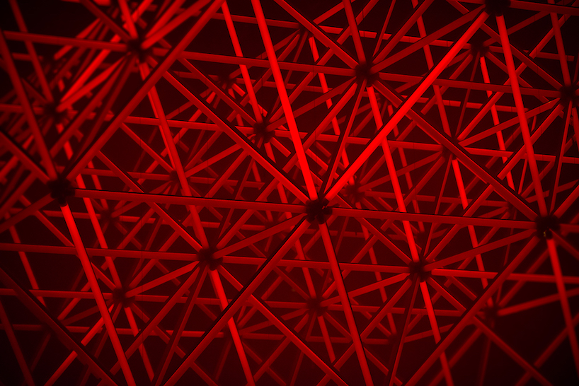 TETRO+A and WHITEvoid present network-like light structure for bright brussels festival