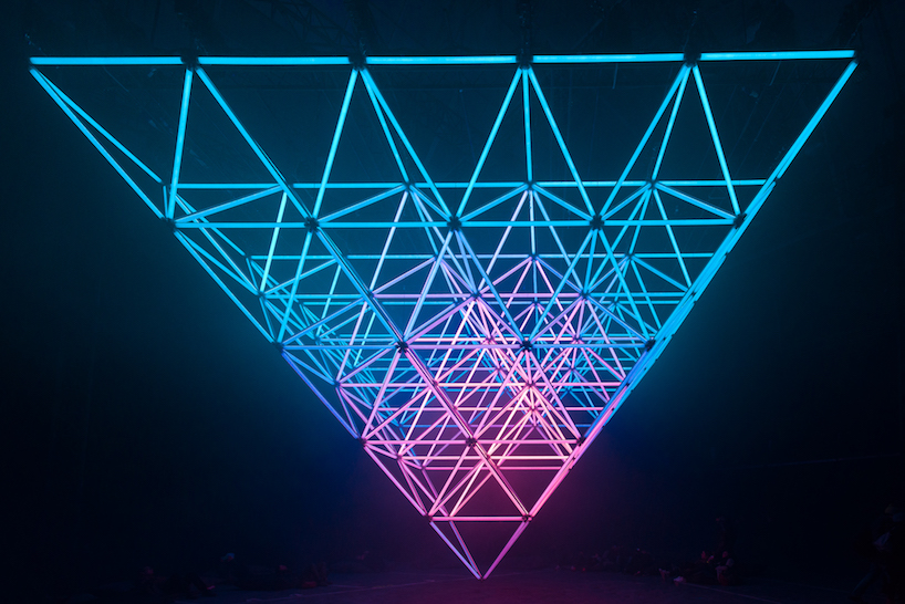 TETRO+A and WHITEvoid present network-like light structure for bright brussels festival