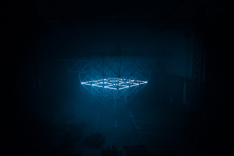 TETRO+A and WHITEvoid present network-like light structure for bright brussels festival