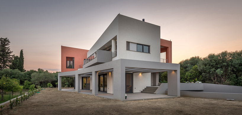 IS house completed in nafapaktos, greece by barlas architects