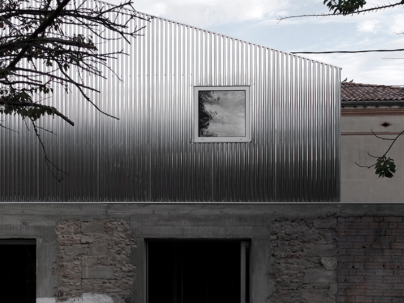 BAST renovates and rebuilds M03 house in suburban toulouse