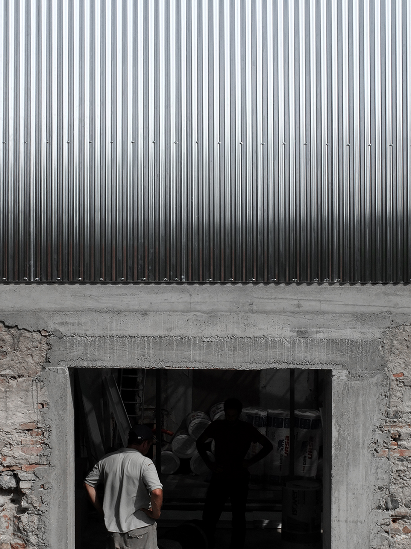 BAST renovates and rebuilds M03 house in suburban toulouse
