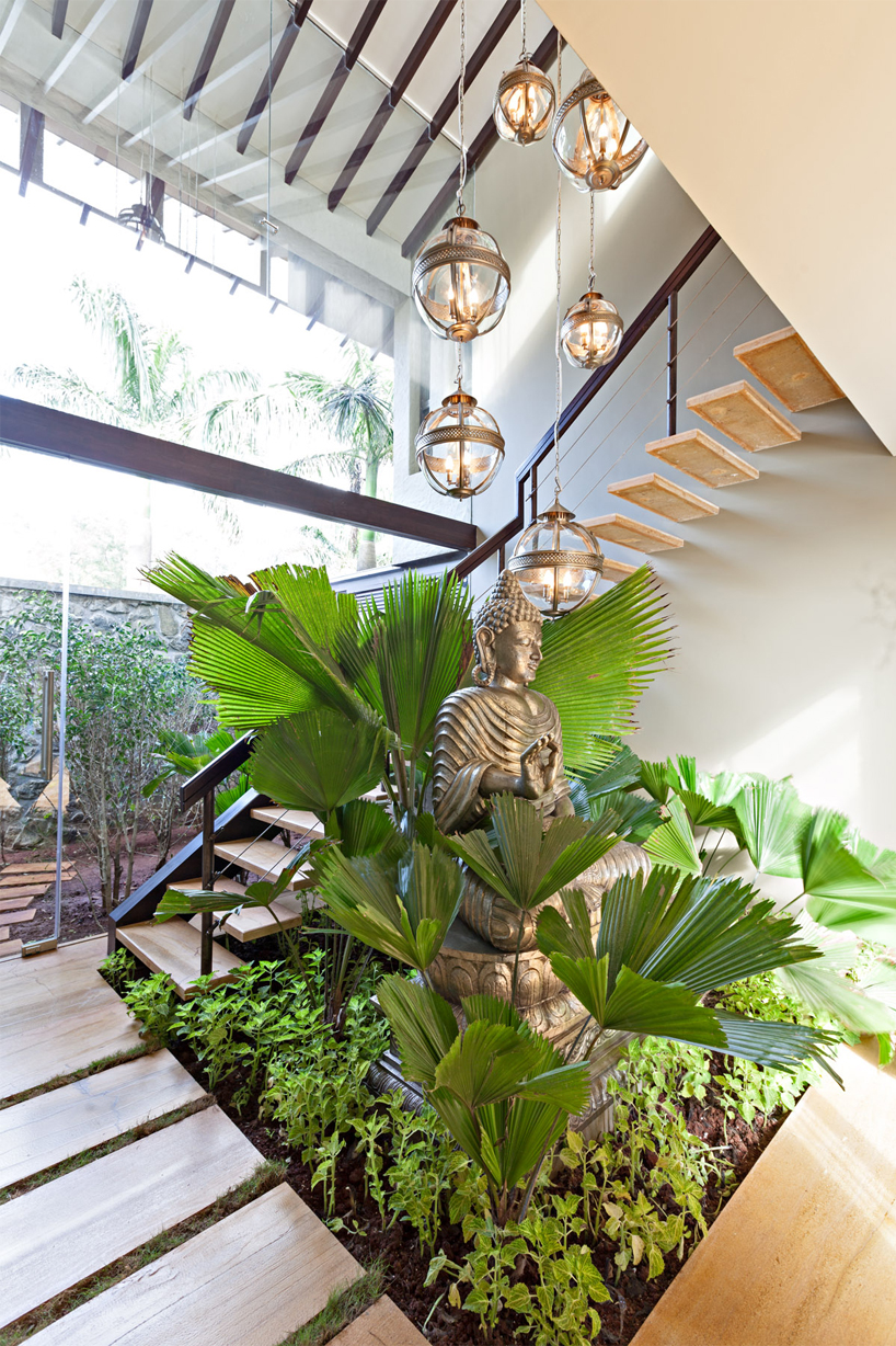 abraham john architects opens indian monsoon retreat to nature