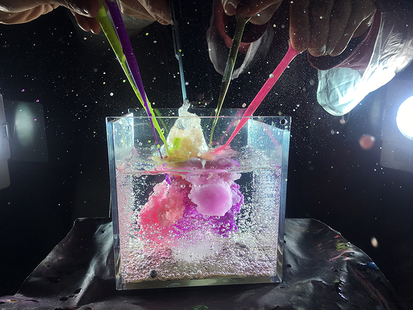 in invisible beauty, naoko tosa captures sound vibrations passing through colorful fluids