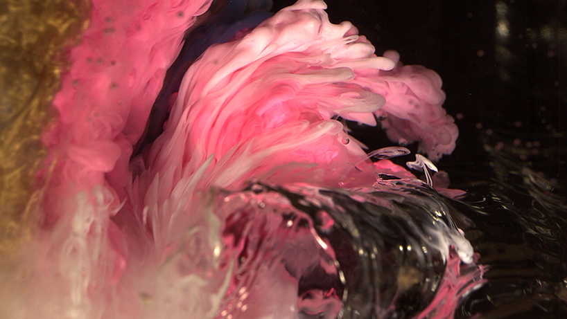 in invisible beauty, naoko tosa captures sound vibrations passing through colorful fluids