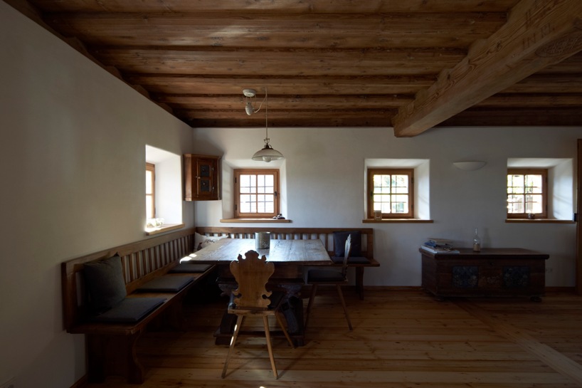 erich prödl associates and HpSA ZT farmhouse austria designboom