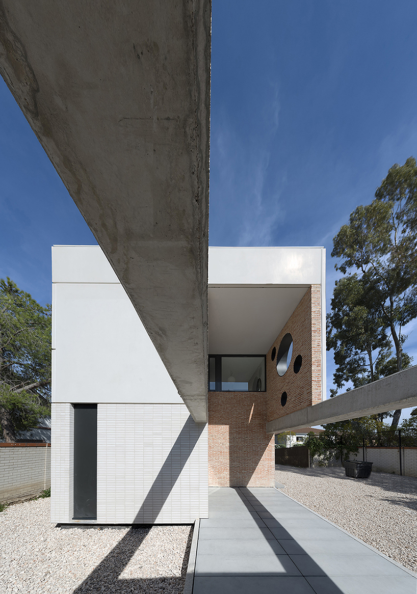 ia house casa ia l2garquitectos designboom