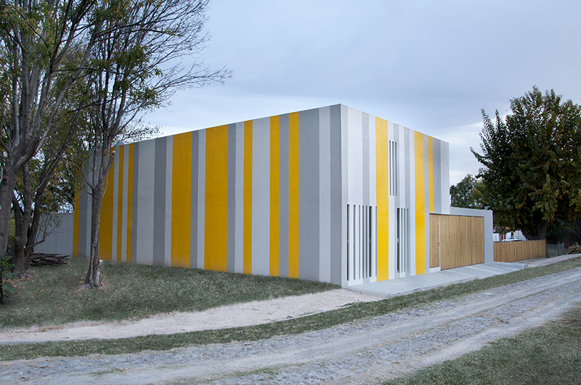 tactic-a angles striped huit house around L shape in mexico