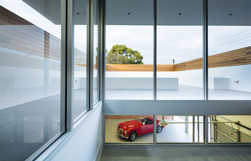 dimitty andersen architects floats curved extension over rose park residence