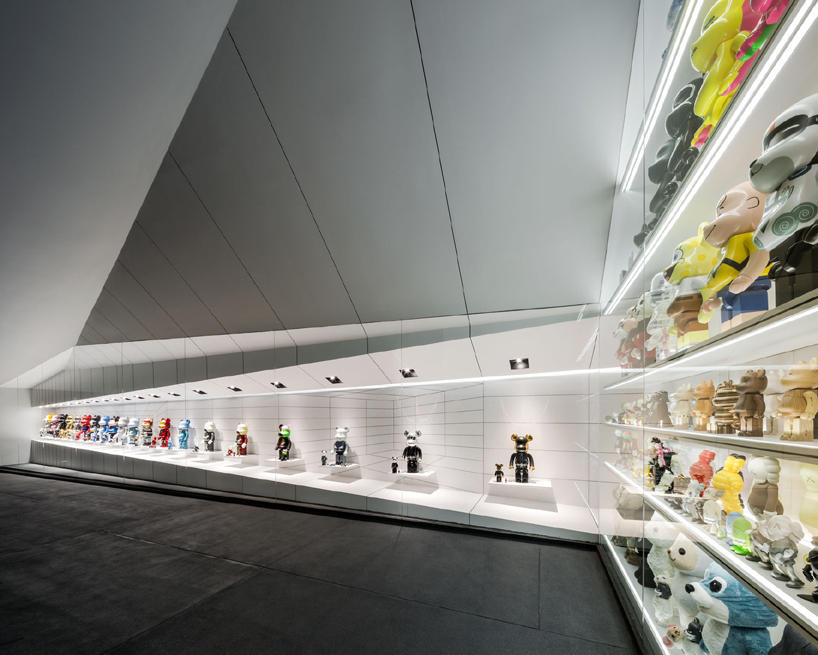onion fills bear garage with illusory cabinet of toy figurines