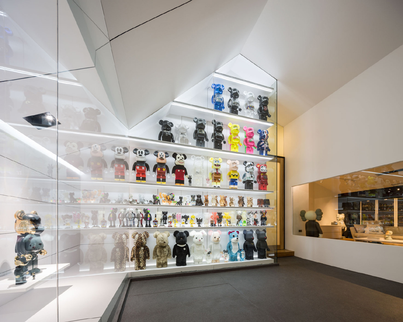 onion fills bear garage with illusory cabinet of toy figurines