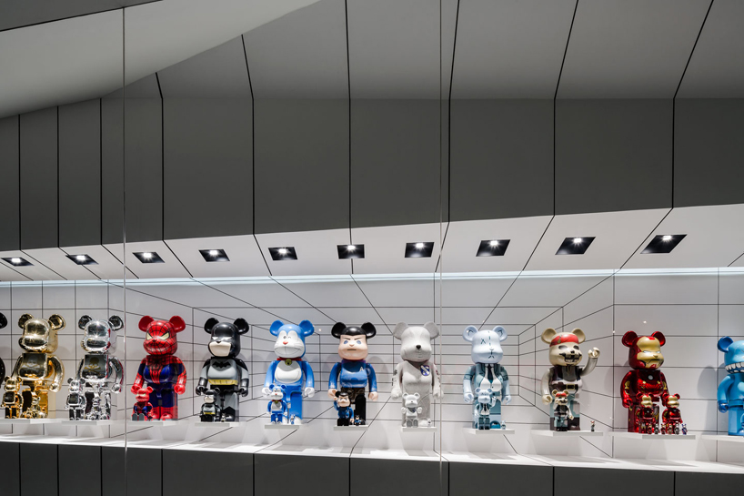 onion fills bear garage with illusory cabinet of toy figurines