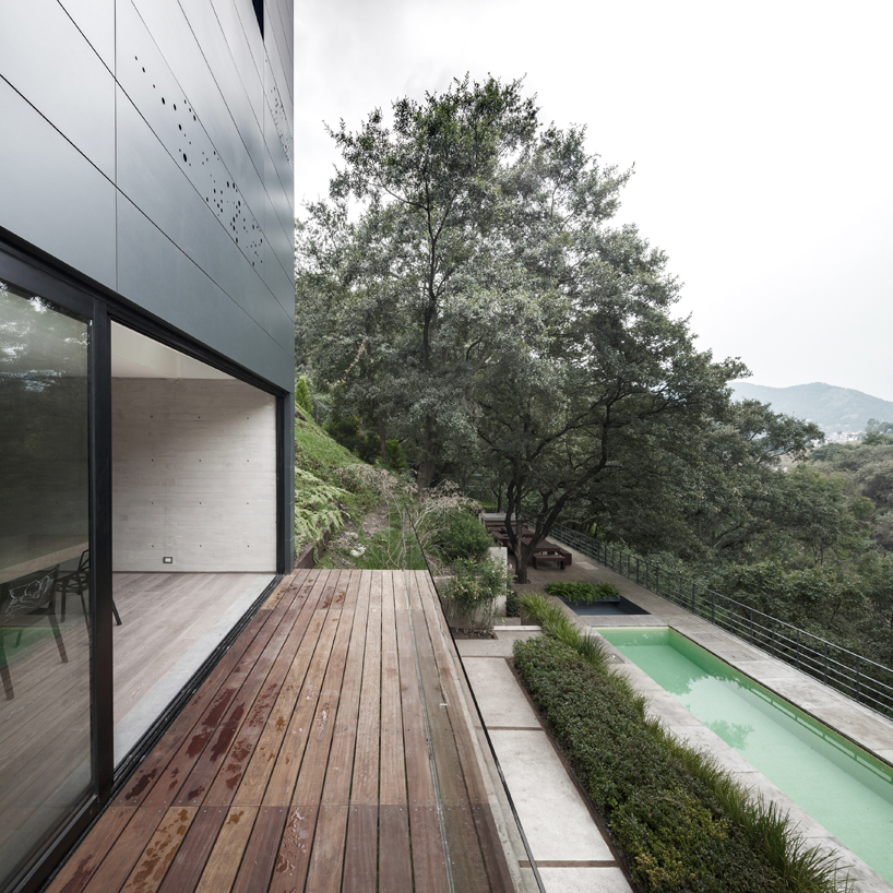 AS/D positions casa alta in mexico over sloping valley