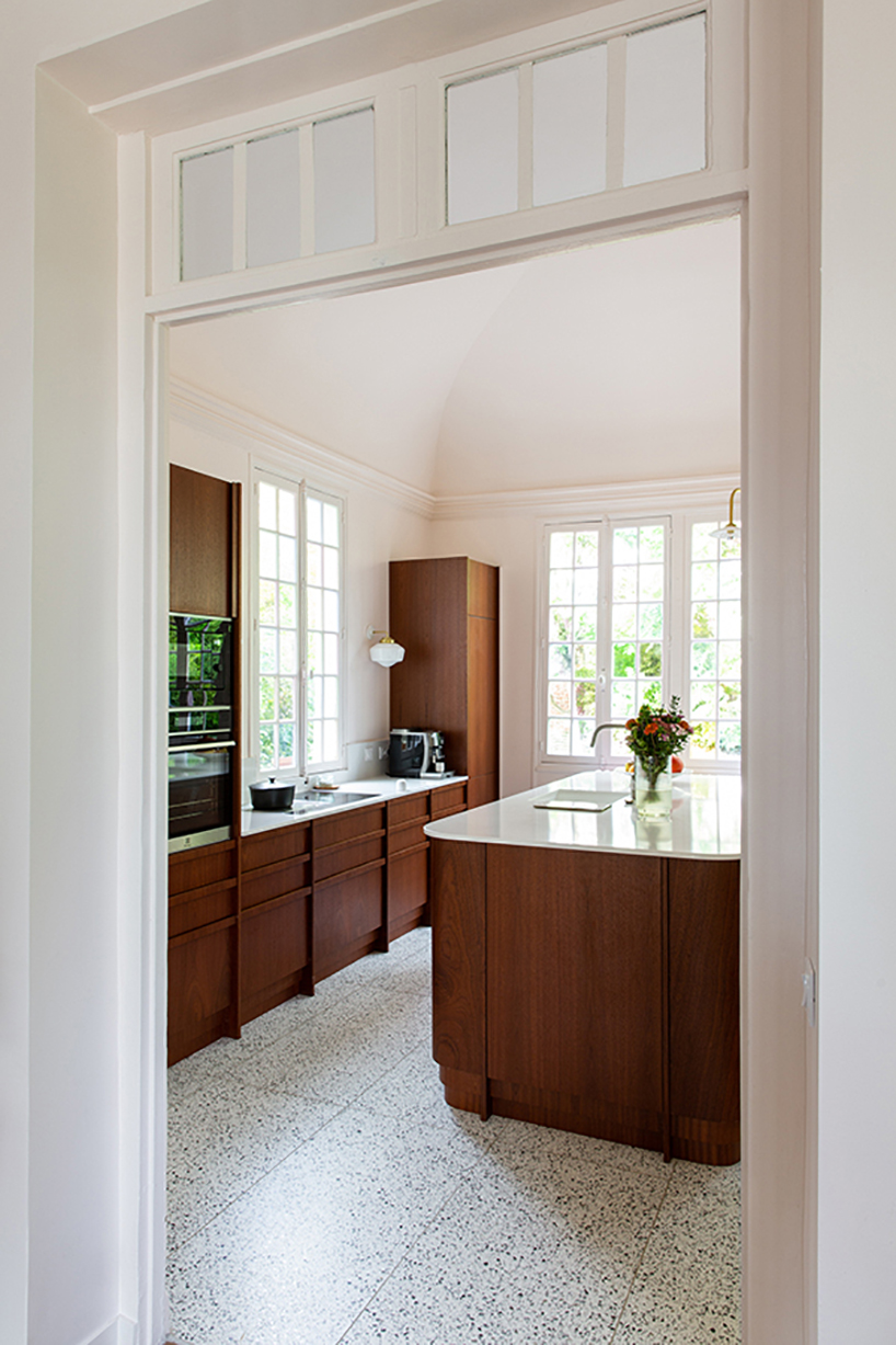 pierre-louis gerlier revives 1850s house near paris with retro aesthetics and visual openness