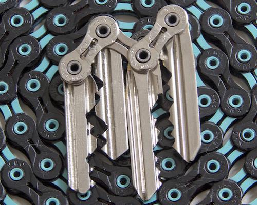 farkas + csortan recycle bicycle chains for minimalist key holders