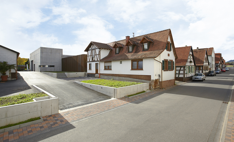 burkhard architekten completes bietighofer winery pressing hall addition 