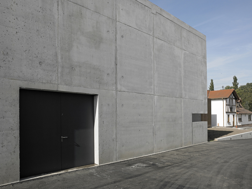 burkhard architekten completes bietighofer winery pressing hall addition 