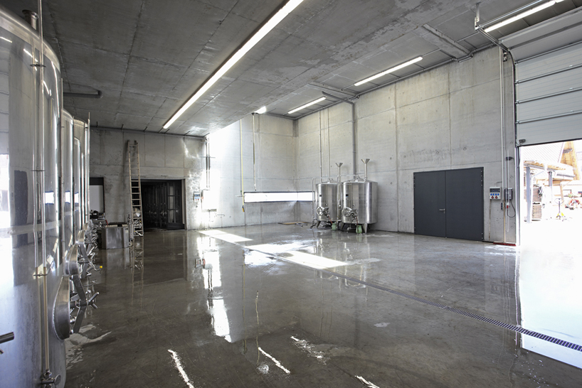 burkhard architekten completes bietighofer winery pressing hall addition 