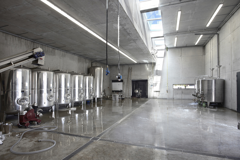 burkhard architekten completes bietighofer winery pressing hall addition 