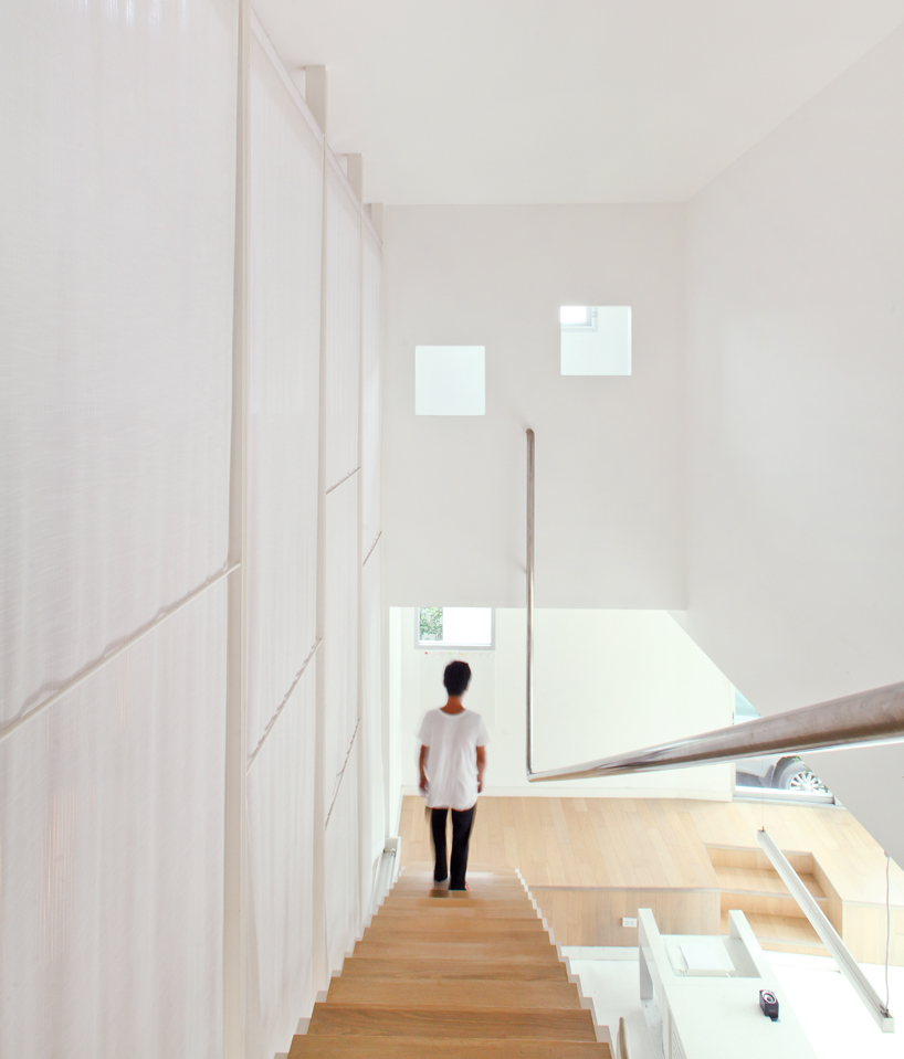 EKAR architects T-house thailand designboom