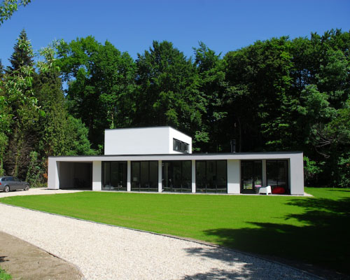 XYZ architecten completes dutch artist's forest house
