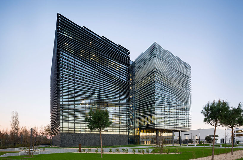 LCR architectes sculpts thales office complex toulouse designboom