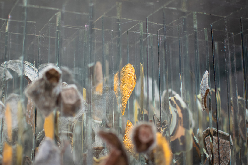 anamorphic installation by thomas medicus&nbsp;rotates into four shifting hand images - 7