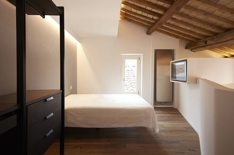 alessandro de sanctis des interior architecture apostoli apartment rome italy designboom alessandro de sanctis des interior architecture apostoli apartment rome italy designboom