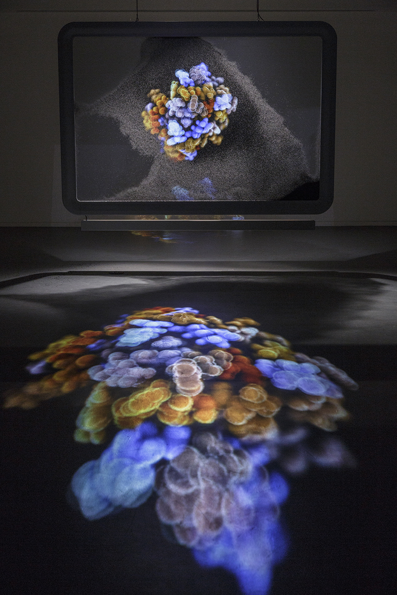 millimètre atom screen life in picoseconds exhibition le laboratoire designboom