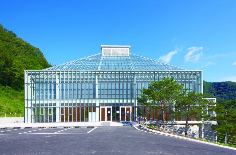 shinslab iisac envisions light of life church surrounded by trees 