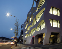 HANDS headquarters by the system lab connects inhabitants and passerby's