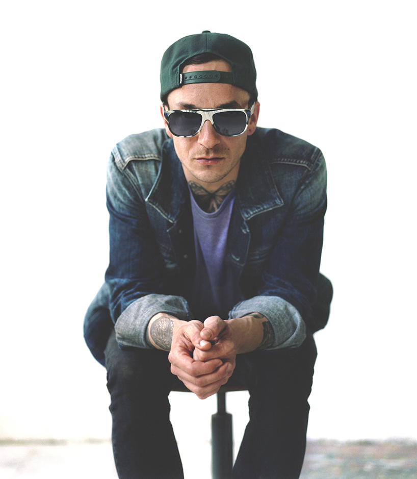 frame the artist in you with hand crafted PORTRAIT eyewear