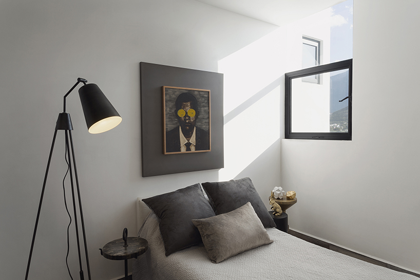 arquidromo's monolithic cloud house floats above the city of monterrey