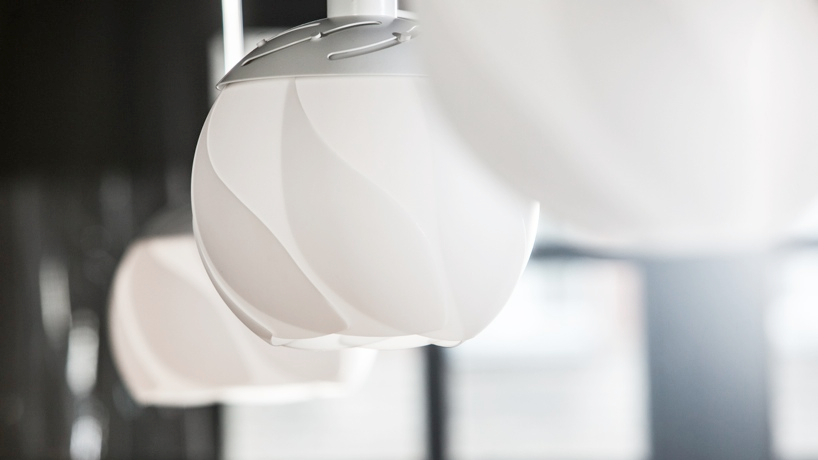 KDID unveils sleek, pirouet lamp with adjustable aperture