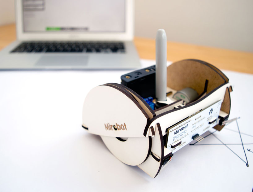 mirobot, a programable drawing robot for kids