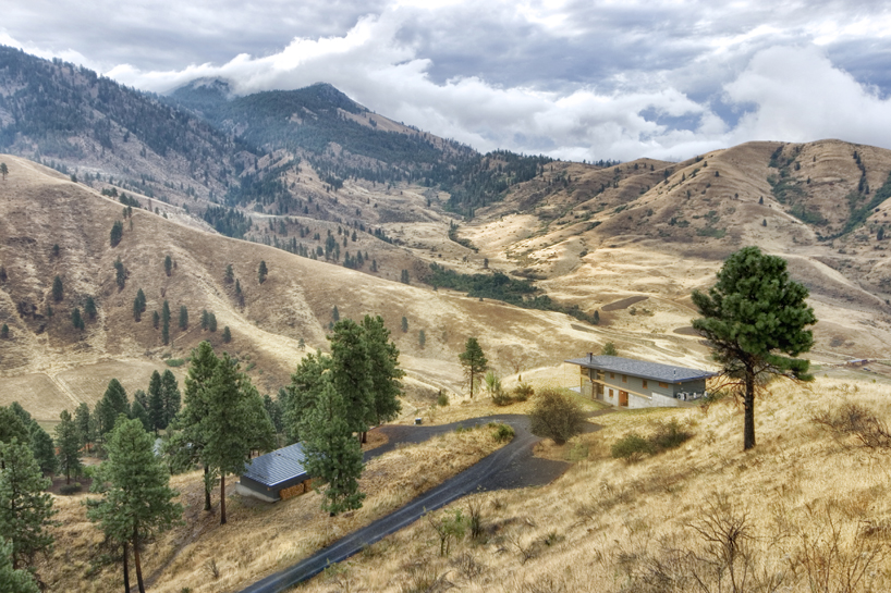 balance associates nahahum cabin designboom