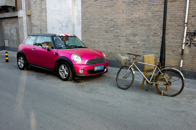 xiaomeng zhao explores modern china in bicycles in beijing, now series