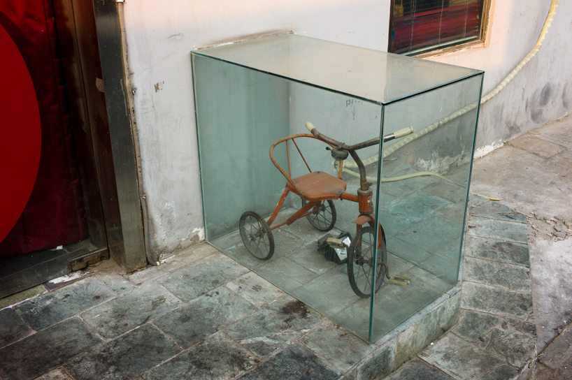 xiaomeng zhao explores modern china in bicycles in beijing, now series