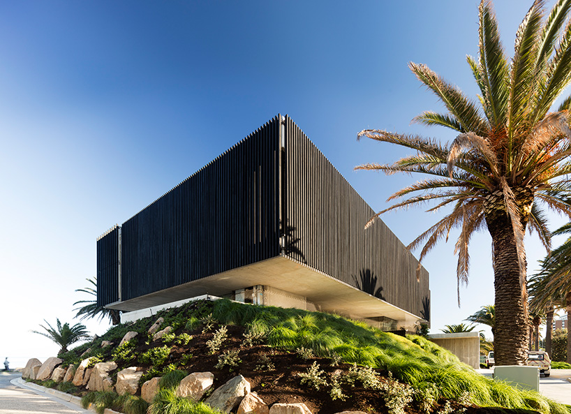 TILT invigorates melbourne's stokehouse with a bi-folding timber-clad façade