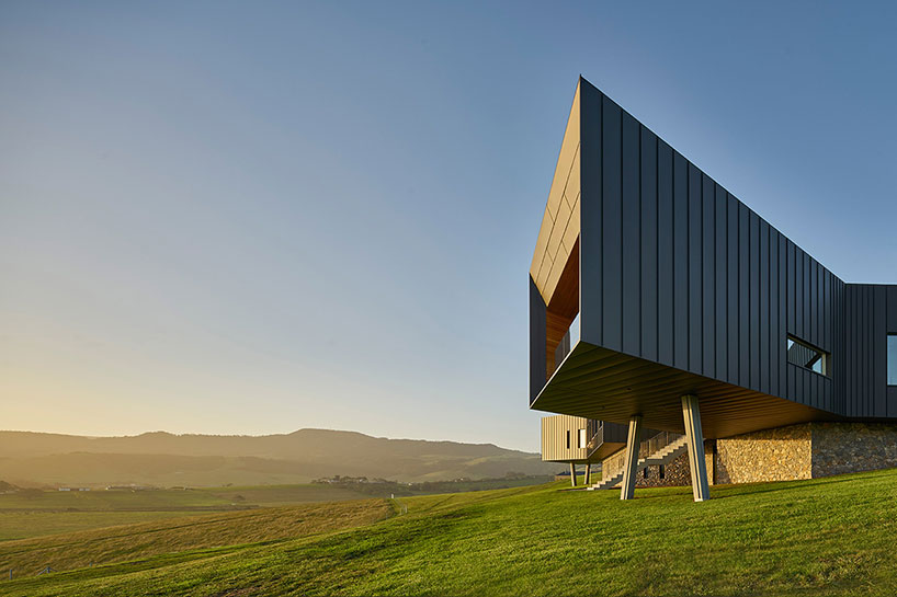 australian beach house creates farmland sanctuary from wild ocean ...