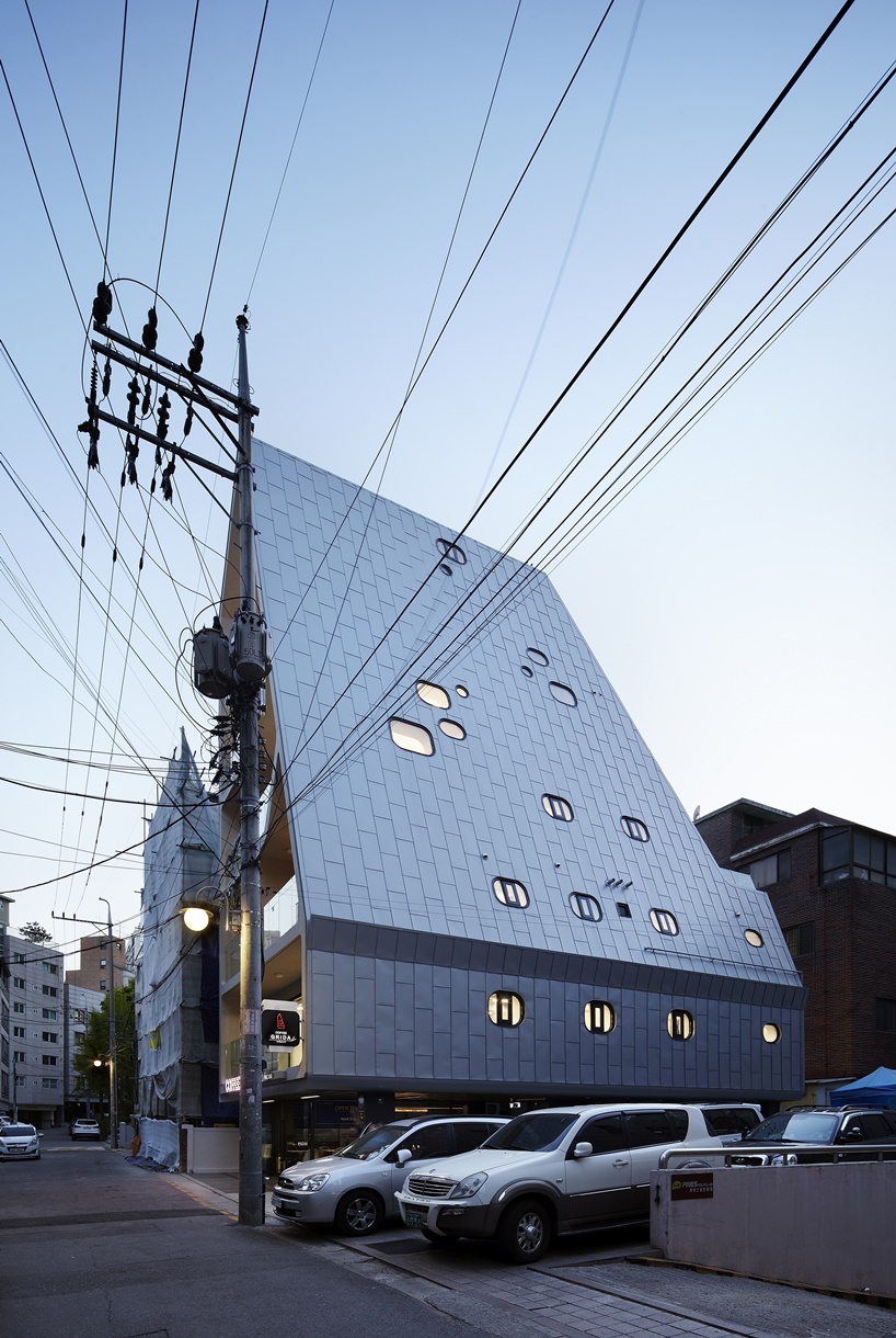 THE_SYSTEM LAB's darak-darak living facility is a mini mixed-used hub in seoul