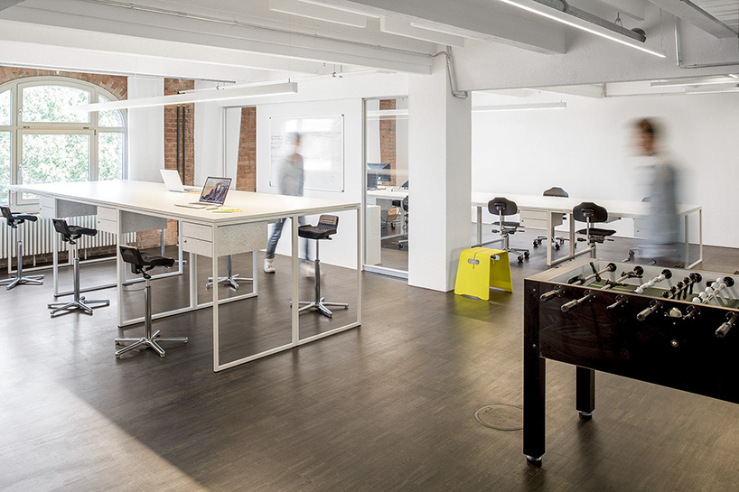 bruzkus-batek-s-razorfish-office-space-in-berlin