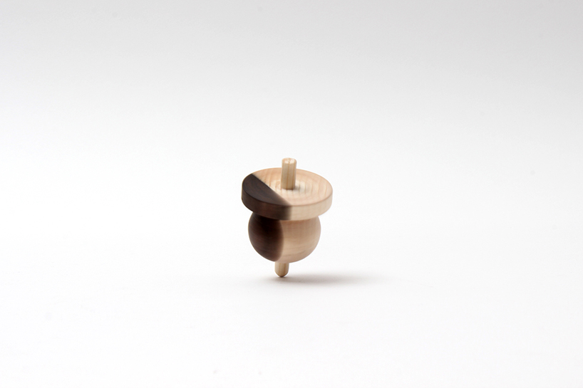 craft combine creates a spinning top influenced by korean characters