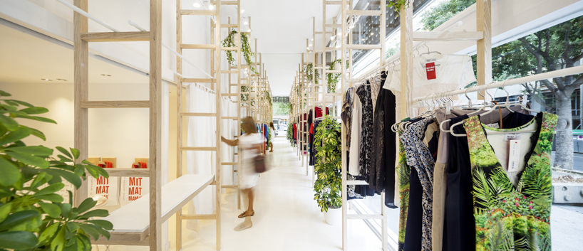 román izquierdo designs minimal, light-filled mit mat mama store in ...