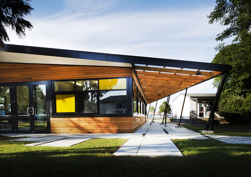 stephenson & turner architects whenuapai primary school admin building designboom stephenson & turner architects whenuapai primary school admin building designboom
