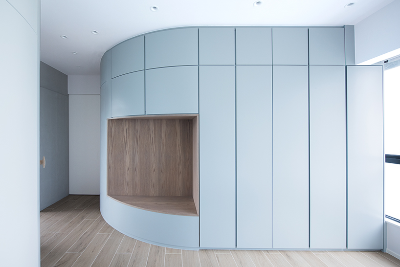 curvy volumes in bean buro's apartment renovation reference flowing water