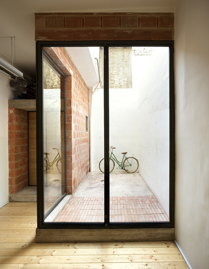 hugo mompó bullit cyclery shop valencia spain designboom
