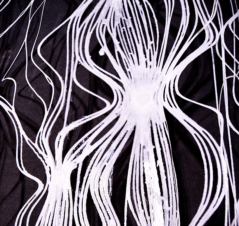 masters student looks to algae to create living screens using robotic fabrication