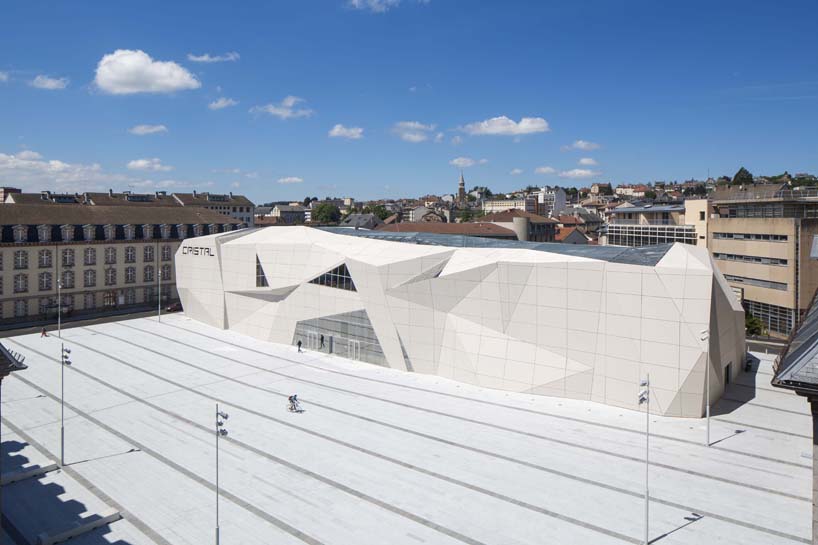 linéaire A completes cristal cinema in aurillac